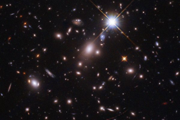 «Άστρο της αυγής»: Το τηλεσκόπιο Hubble εντόπισε το πιο μακρινό άστρο στο σύμπαν