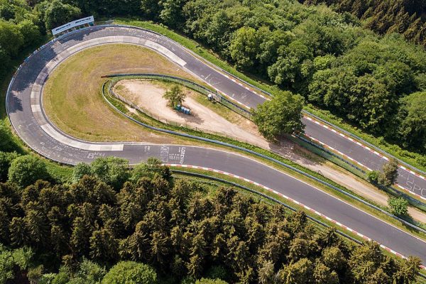 Αυτός ο γύρος στο Nurburgring “ολοκληρώθηκε” σε μόλις 7 sec. (video)