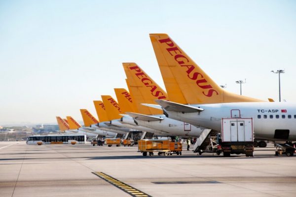 Η τουρκική low cost Pegasus Airlines αναστέλλει τις πτήσεις της από και προς Ρωσία