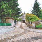 Μονοδένδρι: Εκδρομή στο όμορφο και δημοφιλές χωριό του Ζαγορίου με τα πετρόκτιστα καλντερίμια και τα σπουδαία αξιοθέατα