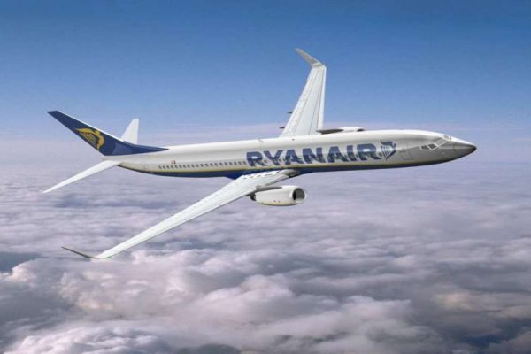 Ryanair: Προσθέτει 14 νέα δρομολόγια από Λονδίνο στο καλοκαιρινό της πρόγραμμα