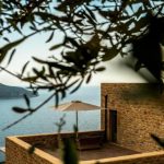 Μάνη: Το πέτρινο boutique hotel στο Οίτυλο με απέραντη θέα στη θάλασσα και άριστη βαθμολογία – Από τον Τάσο Δούση