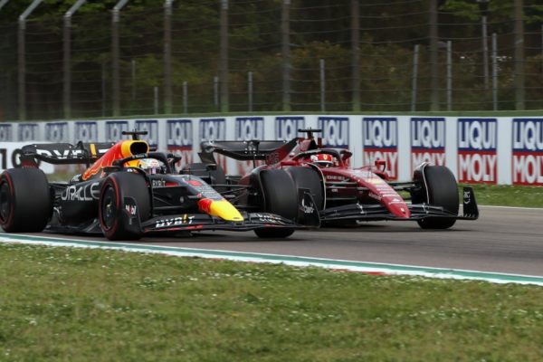 Verstappen: Περίμενα την ευκαιρία μου με τον Leclerc