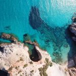 Guardian: «Τόσο όμορφη που θα δακρύσετε» – Οι αγαπημένες ελληνικές παραλίες των αναγνωστών του