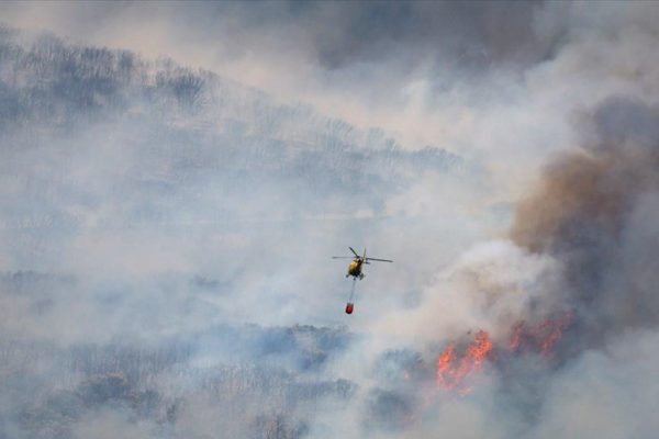 Σε κλοιό πυρκαγιών και ακραίων θερμοκρασιών η δυτική Ευρώπη