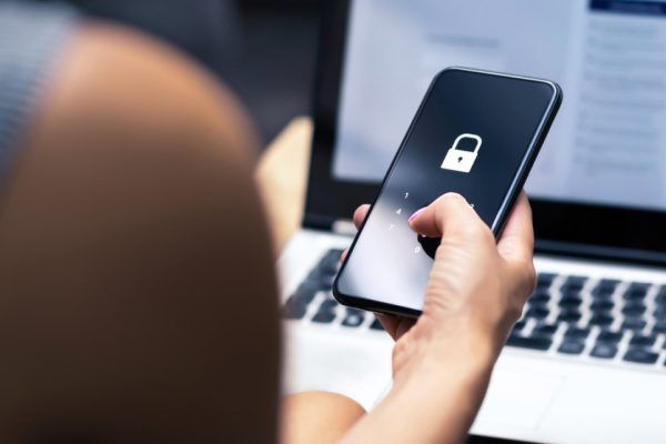 Power Pass: Η ΔΕΗ προειδοποιεί για απάτη- Προσοχή εάν σας ζητήσουν IBAN