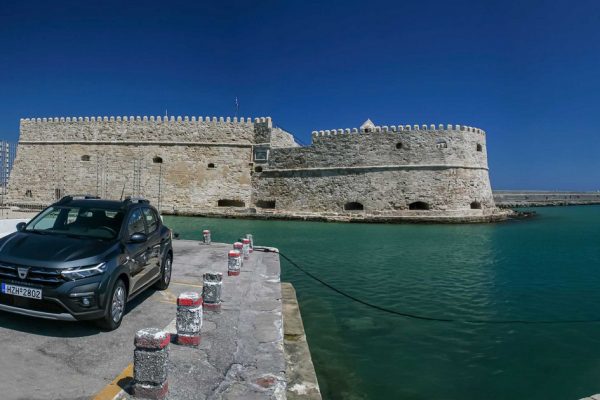 ESCAPE: Στο γεμάτο ιστορία Ηράκλειο Κρήτης με Dacia Sandero Stepway 1.0 TCe 100 LPG