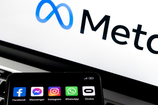 Meta: Συνεχίζουμε τη «μάχη» με τα «τρολ»