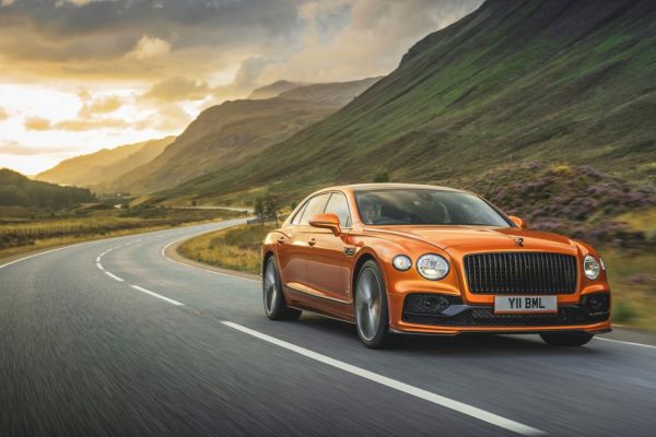Bentley Flying Spur Speed: Οδηγοκεντρική και με έναν W12 των 635 PS (photos-videos)