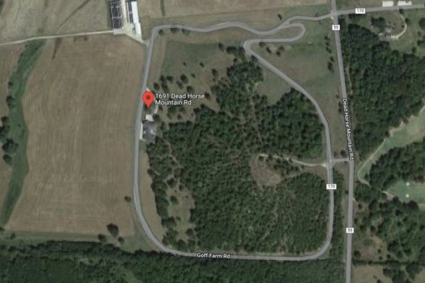 Αυτή η έπαυλη στο Arkansas έχει τη δική της πίστα!