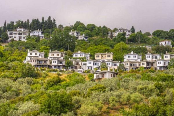 Εκδρομή στο βουνό: 3 αγαπημένοι ορεινοί προορισμοί με πολλές επιλογές