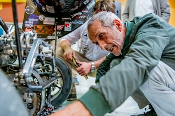 Ο Δ. Κορρές ετοιμάζει ένα buggy των 200 km/h και ένα φθηνό αγροτικό (video-photos)