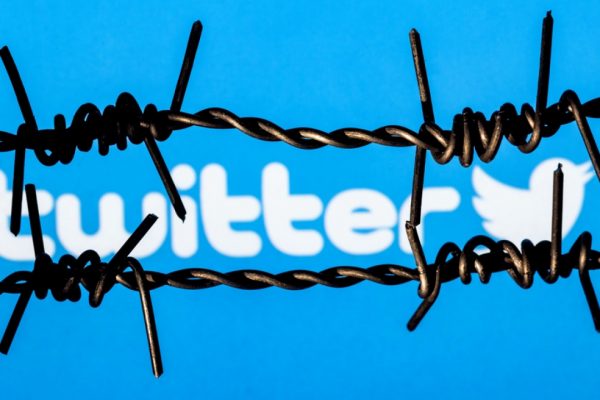 Αιφνίδια απόφαση του Ίλον Μασκ – Πώς «περιφράσσει» το Twitter από ανταγωνιστικά social media