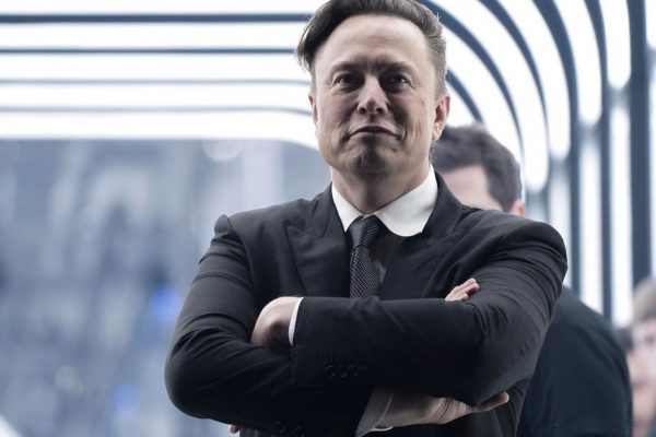 «Ακυβέρνητο καράβι» η Tesla – Οι μέτοχοι της εταιρείας ενάντια στον Elon Musk