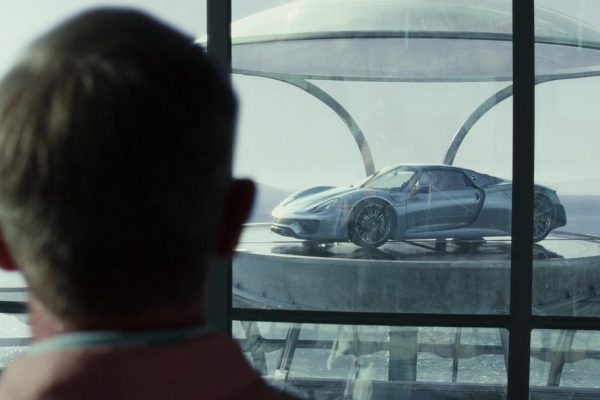 Αυτή η Porsche πρωταγωνιστεί στην ταινία που βλέπουν όλοι στο Netflix (video)