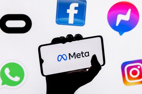 «Καμπανάκι» από την Meta: Υπάρχουν ακόμη λογισμικά που υποκλέπτουν πληροφορίες σε Facebook και Instagram