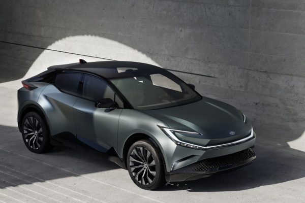 Toyota: Ο ανταγωνισμός με Tesla και BYD φέρνει καθυστερήσεις στα νέα EV των Ιαπώνων